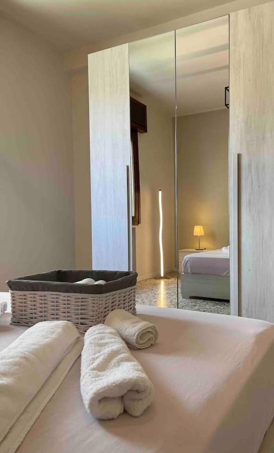 Lotus Home Eleganza E Accoglienza A Mantova Mântua Exterior foto