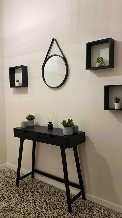 Lotus Home Eleganza E Accoglienza A Mantova Mântua Exterior foto